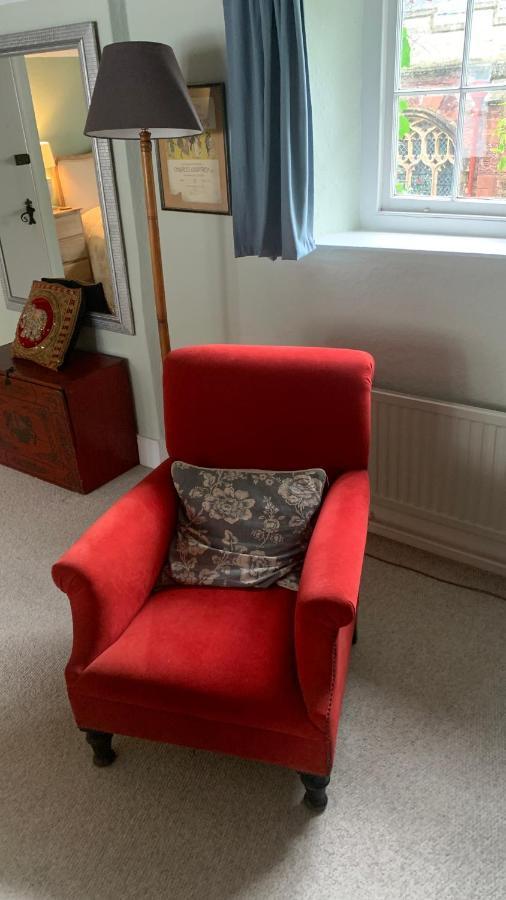 The Totnes Guest House. Upstairs At Zappa'S Exterior photo